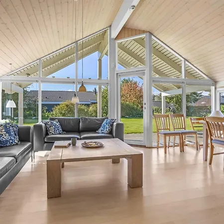 Enid - 700m From The Sea By Interhome